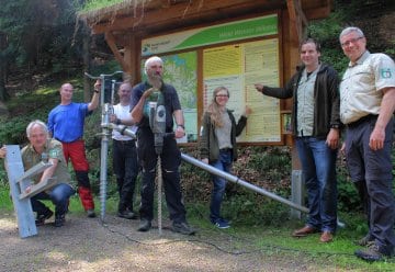 105 neue Info-Tafeln an den Eingängen des Nationalparks Eifel heißen Besucher willkommen