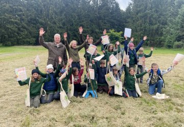 13 Kinder als „Junior Ranger*innen“ ausgezeichnet