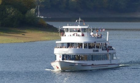 An Bord der "Stella Maris" erleben Sie den Nationalpark während einer Ranger-Schiffstour ganz entspannt.