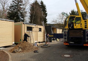 Arbeitsplätze in modernen Holzmodulen