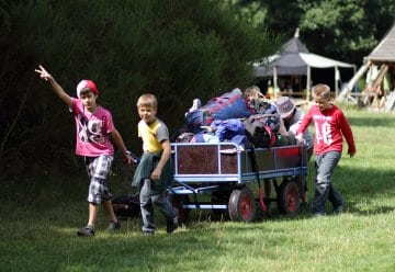 Bei den Wildnis-Camps erleben 7- bis 15-Jährige jede Menge Abenteuer in der Wald-Wildnis des Nationalparks Eifel!