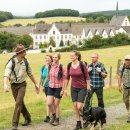 Bei der Rangertour Abtei Mariawald am 31. Juli erwartet die Teilnehmenden ein Blick über den Tellerrand – sie erfahren am Welt-Ranger-Tag mehr über diesen besonderen Beruf. Die kostenfreie Wanderung beginnt um 14 Uhr am Parkplatz der Abtei Mariawald.