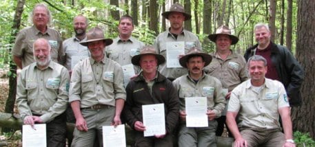 Bild 1: Teilnehmer und Verantwortliche freuen sich über den erfolgreichen Abschluss des ParcInterp-Kurses „Natur- und Kulturinterpretation&quot;. Foto: Nationalparkverwaltung