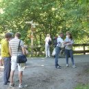 Bild 2: Besucherbefragung durch Studenten der Deutschen Sporthochschule Köln im Nationalpark Eifel bei Heimbach. (Foto Dr. Stefan Türk)