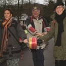 Bild 2: Mit 110 Kilometern Geschenkband, das die Menschen der Region gesammelt hatten, ist der Nationalpark Eifel am Tag seiner Eröffnungsfeier im Januar 2004 umspannt worden.
