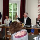 Bild 4: Professor Karl-Heinz Erdmann setzte während der Pressekonferenz in Dreiborn die Ergebnisse der Untersuchungen in den Vergleich mit bundesweiten Akzeptanzwerten in Nationalparks.