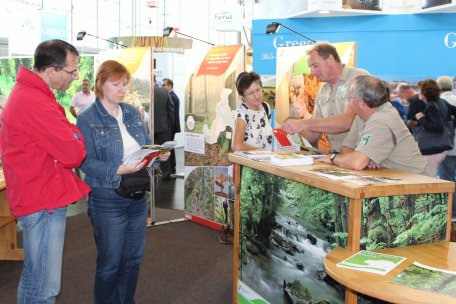 Bringen den Nationalpark Eifel nach Berlin: Ranger informieren auf der Internationalen Tourismus-Börse Berlin über das besondere Schutzgebiet und seine Angebote.
