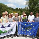 Brunhilde Rack und Rosemarie Hingsamer von der EU-Kommission reisten mit Ruth Brauner vom Monitoring-Büro NEEMO an (vorne 2., 3. und 4. von li.), um das Projekt LIFE+ "Wald - Wasser - Wildnis" zu besichtigen.
