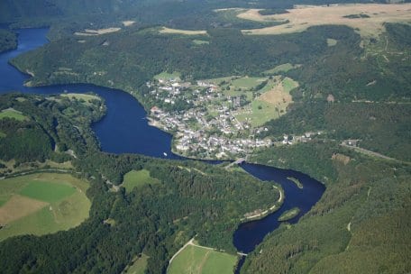 Das &quot;Dorf am See&quot; Einruhr ist Ausgangspunkt der nächsten Lokalzeit-Wanderung des WDR Aachen. Quelle: Monschauer Land Touristik