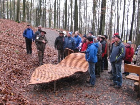 Die Nationalpark-Partner der Sächsischen Schweiz waren mit Ranger Klaus Leyendecker im Wilden Kermeter unterwegs. Foto: Nationalparkverwaltung