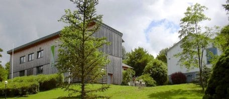 Ein besonderer Lernort mit außergewöhnlichen Angeboten für Kinder und Jugendliche - das ist der Natur-Erlebnis-Treff im Jugendwaldheim Urft.