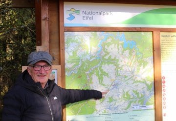 Engagierter Waldführer des Nationalparks Eifel bringt Gästen seine Heimat näher