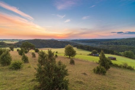 Fühlen Sie sich bei einer Wanderung auf der EifelSpur "Toskana der Eifel" in den Süden versetzt.