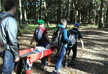 Für den Notfall gerüstet: Junior Ranger lernen Erste Hilfe in der Natur