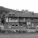 Historisches Bild vom heutigen Nationalpark-Tor: Der alte Bahnhof in Heimbach vor dem Umbau. (Foto: Architekturbüro Holdenried)