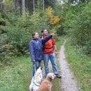 Hunde sind im Nationalpark Eifel willkommen - allerdings besteht Leinenpflicht.