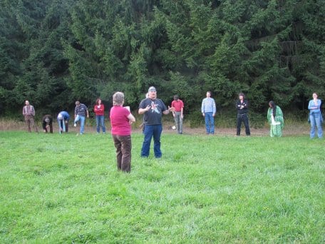 Mit Geschichten, Liedern und praktischen Übungen informiert Mala Spotted Eagle am kommenden Sonntag über die Lebensweisen der amerikanischen Ureinwohner.