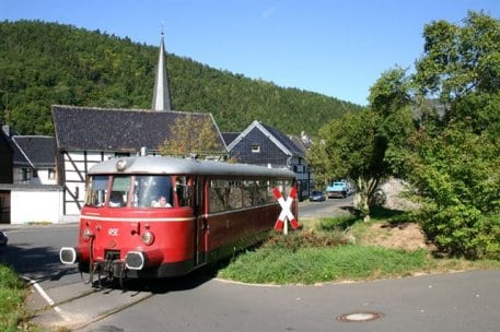 Mit den Sonntagsausflügen des historischen Schienenbus MAN VT 9 können Sie - ohne Auto - einen erlebnisreichen Tag in der Nationalpark-Region verbringen.