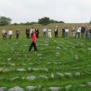 Neben zehn Tafeln mit Zitaten aus der Bibel und der Welt der Literatur umfasst der Schöpfungspfad auch ein begehbares Labyrinth.