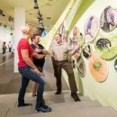 Sie sind nicht nur im Außeneinsatz tätig: Ranger der Nationalparkverwaltung Eifel veranstal-ten Führungen und Gruppenangebote in und an der Erlebnisausstellung „Wildnis(t)räume“. 