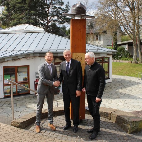 Von 2017 bis 2019 übernimmt Schleidens Bürgermeister Udo Meister (Bildmitte) den Vorsitz des Kommunalen Nationalpark-Ausschusses. Alle zwei Jahre wird das Zepter weitergegeben.