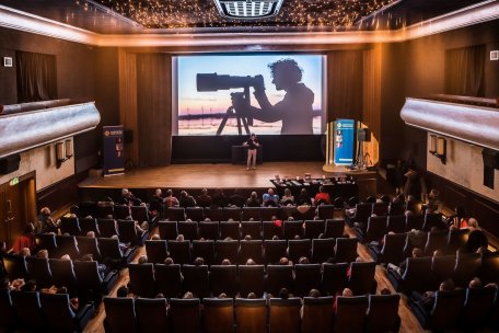 Zu einer stimmungsvollen Leinwandreise mit dem bekannten Fotografen Sven Meurs lädt das Nationalpark-Zentrum Eifel im November ein.
